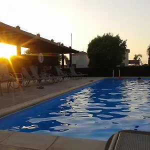 sunset-garden-villa.hotelsatayianapa.com/